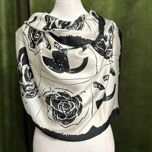 Neckerchief Square Scarf Women in Retro Luxury Style Size: 27 x 27 inch